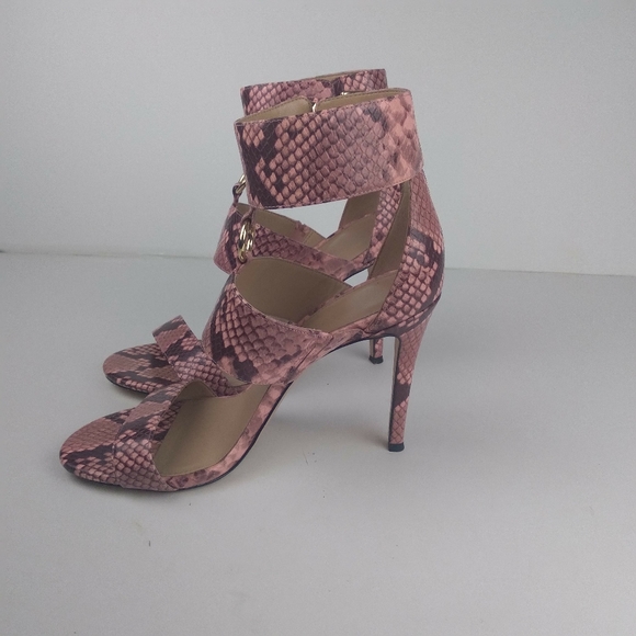 Michele  Kors Amos ankle strap sandal in shell pink snake skin print size 8.5 M - Picture 6 of 16